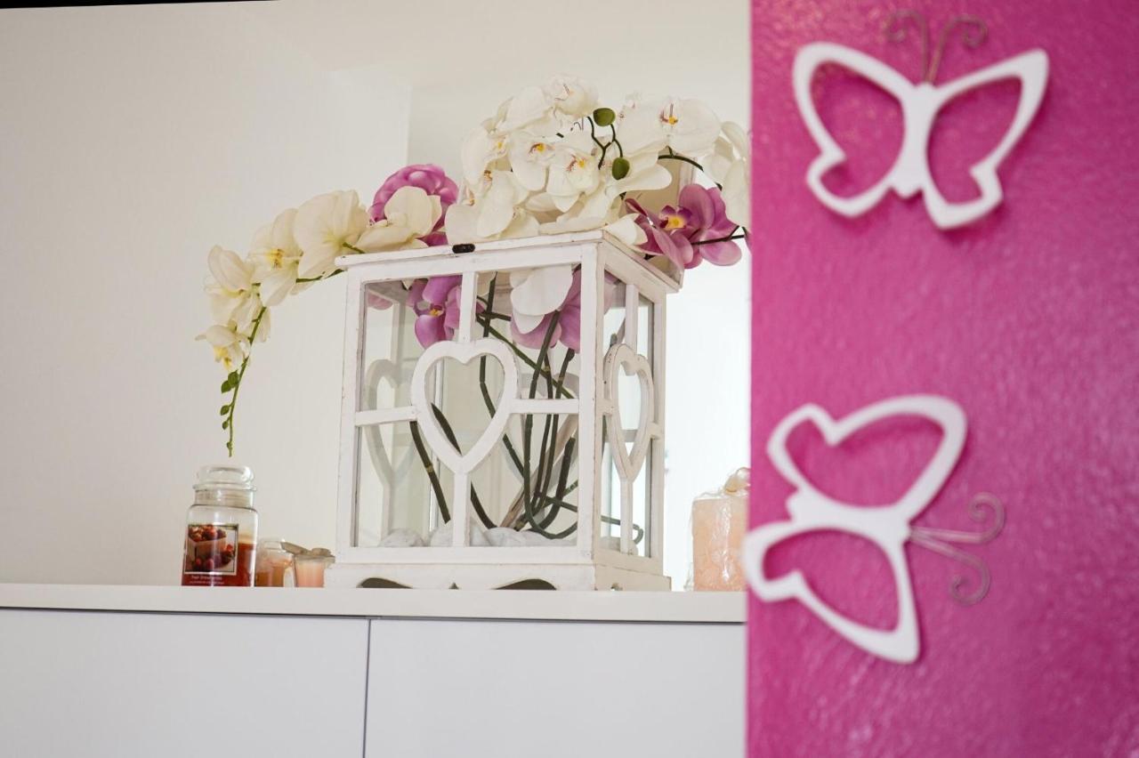 Apartment Butterfly *