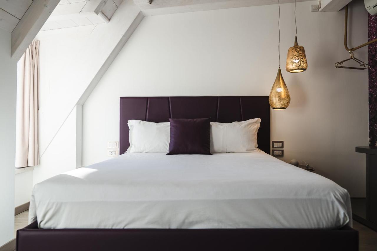 Hotel Luxury Rocopom - Front *