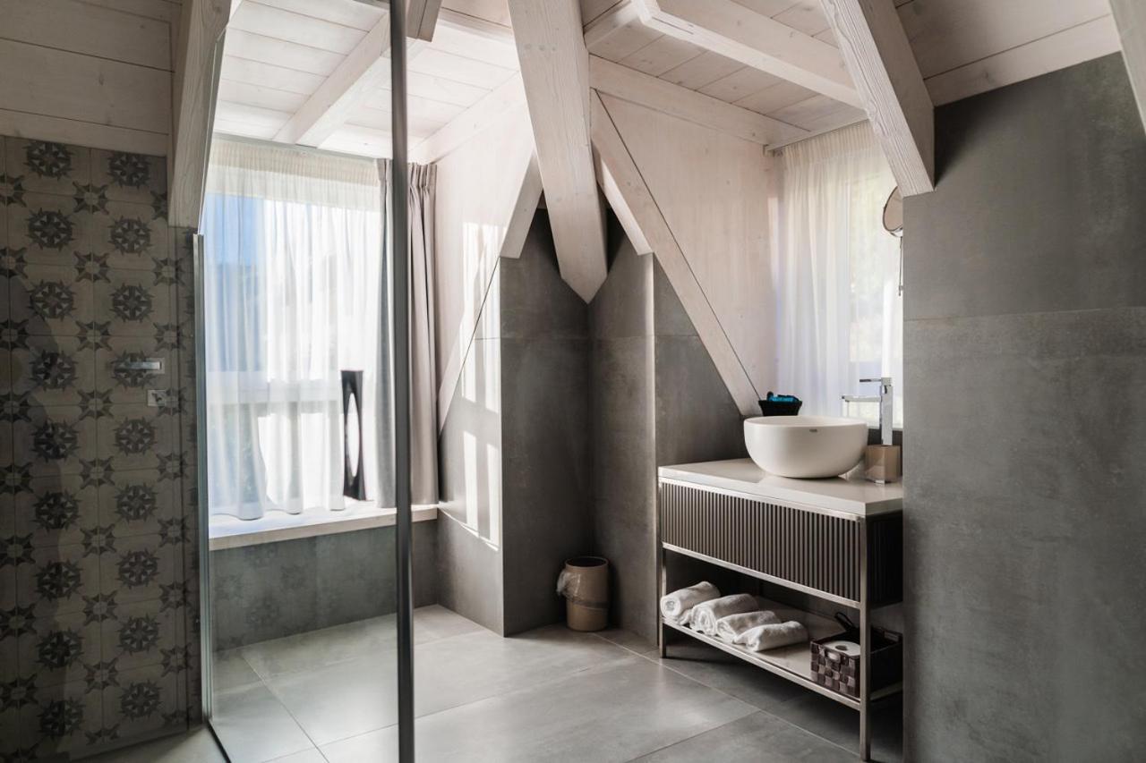 Luxury Rocopom - Front Hotel Malgrate