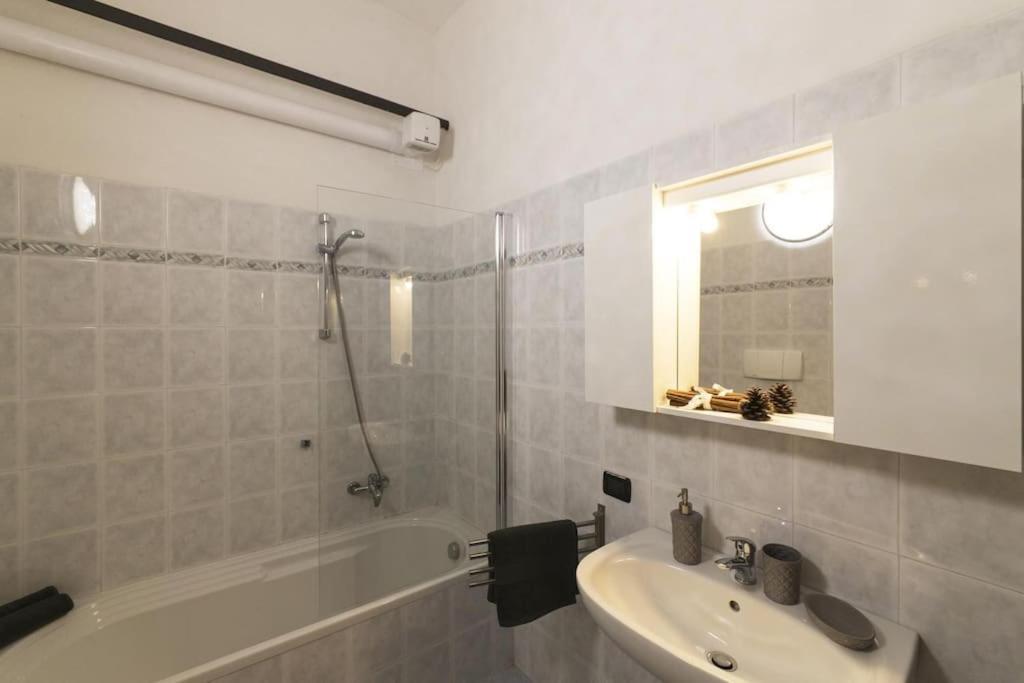 Bello Posto 1-bedroom Acquaseria