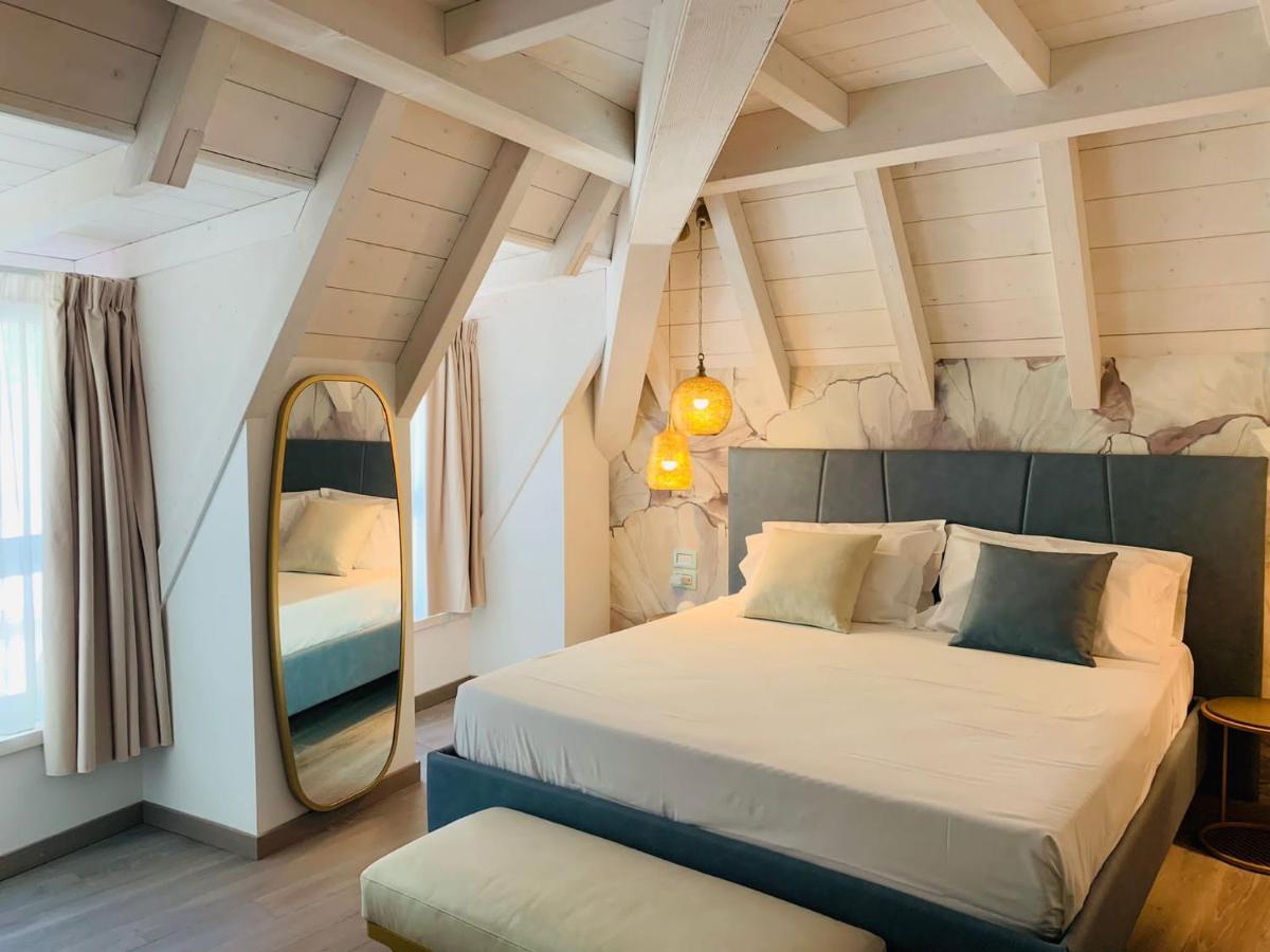 Hotel Luxury Rocopom - Front