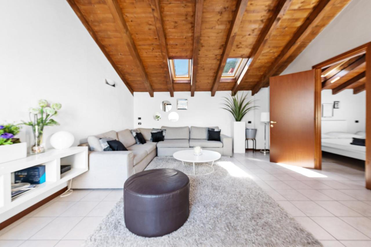 Casacamelia 35, 3 Bdrm With View Lake Como * Acquaseria