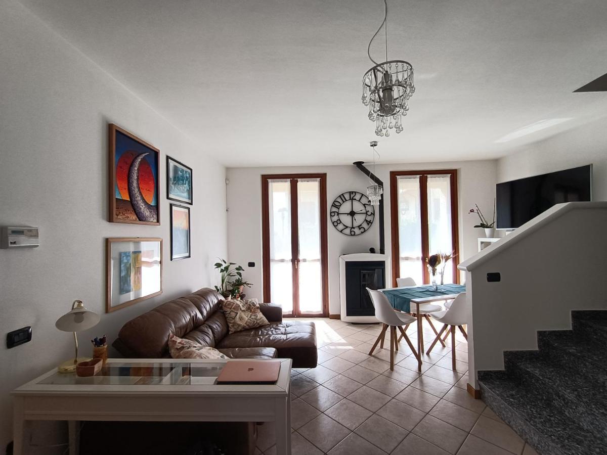 Rosmarino 300 Mt From The Villa Colico