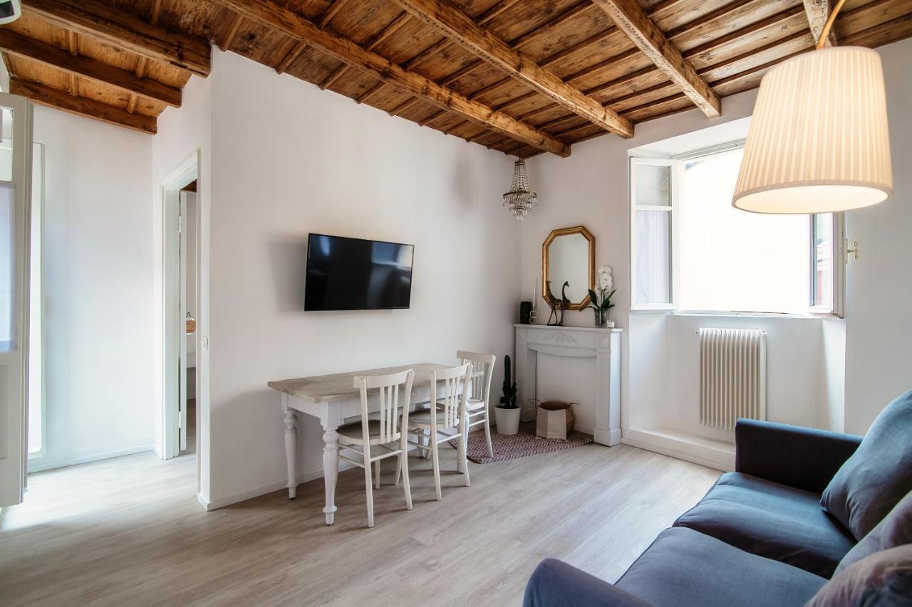 Silvia House - The House Of Travelers Apartment *