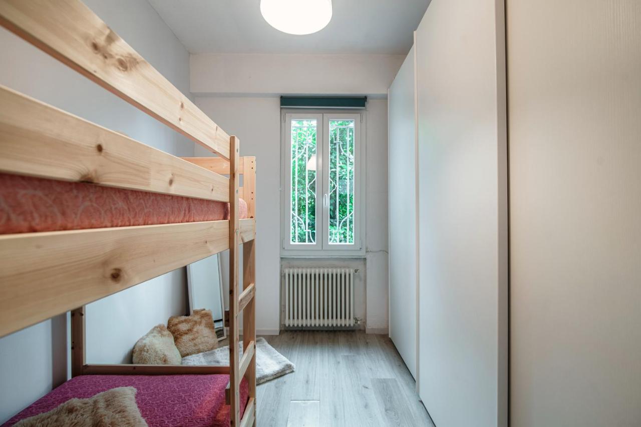 Joivy Family Flat Balcony Apartment