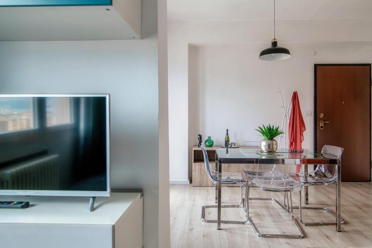 Joivy Family Flat Balcony Apartment