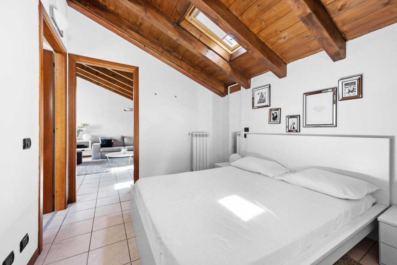 Casacamelia 35, 3 Bdrm With View Lake Como * Acquaseria