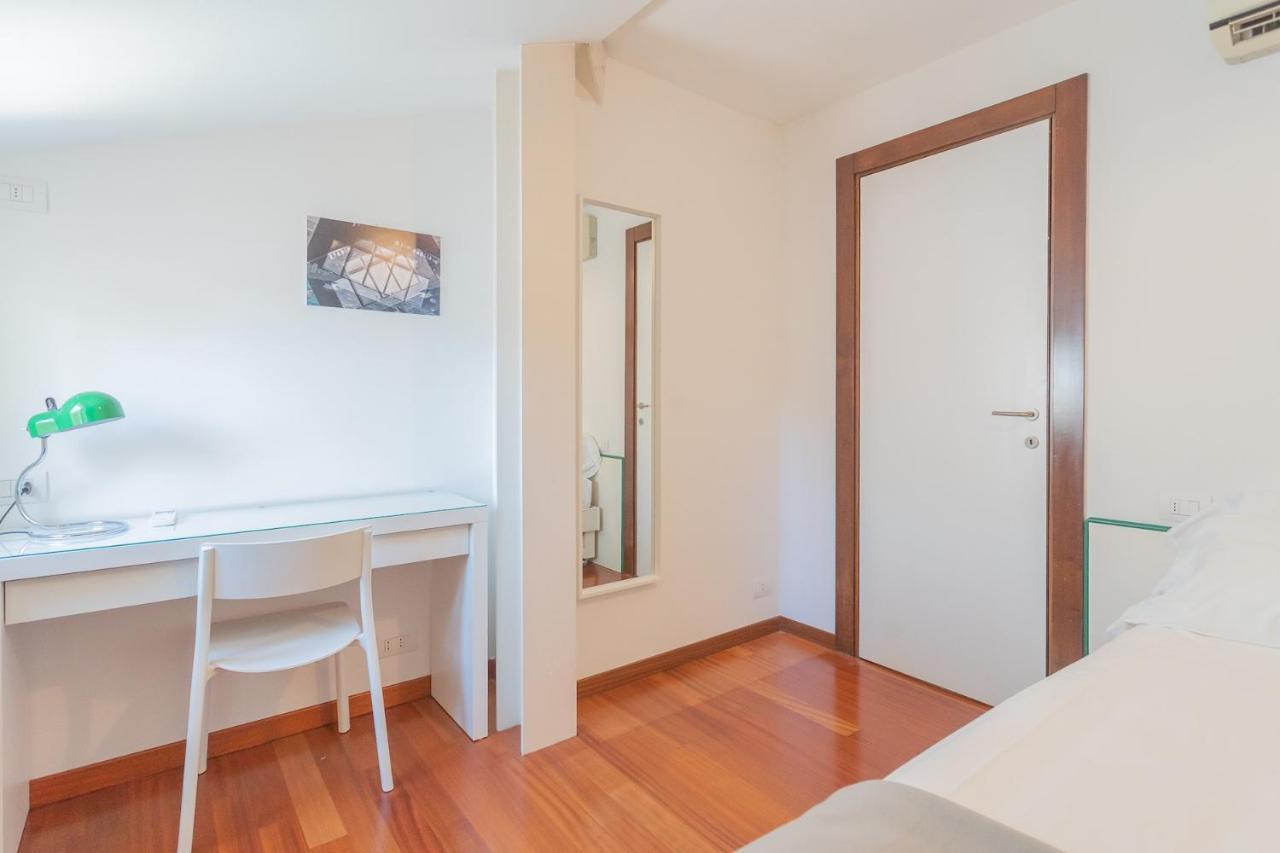 La Mansarda By Rent Apartment Como