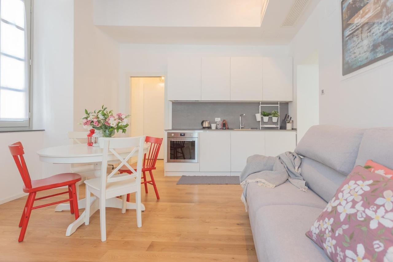 Independence With Balcony By Rent Apartment