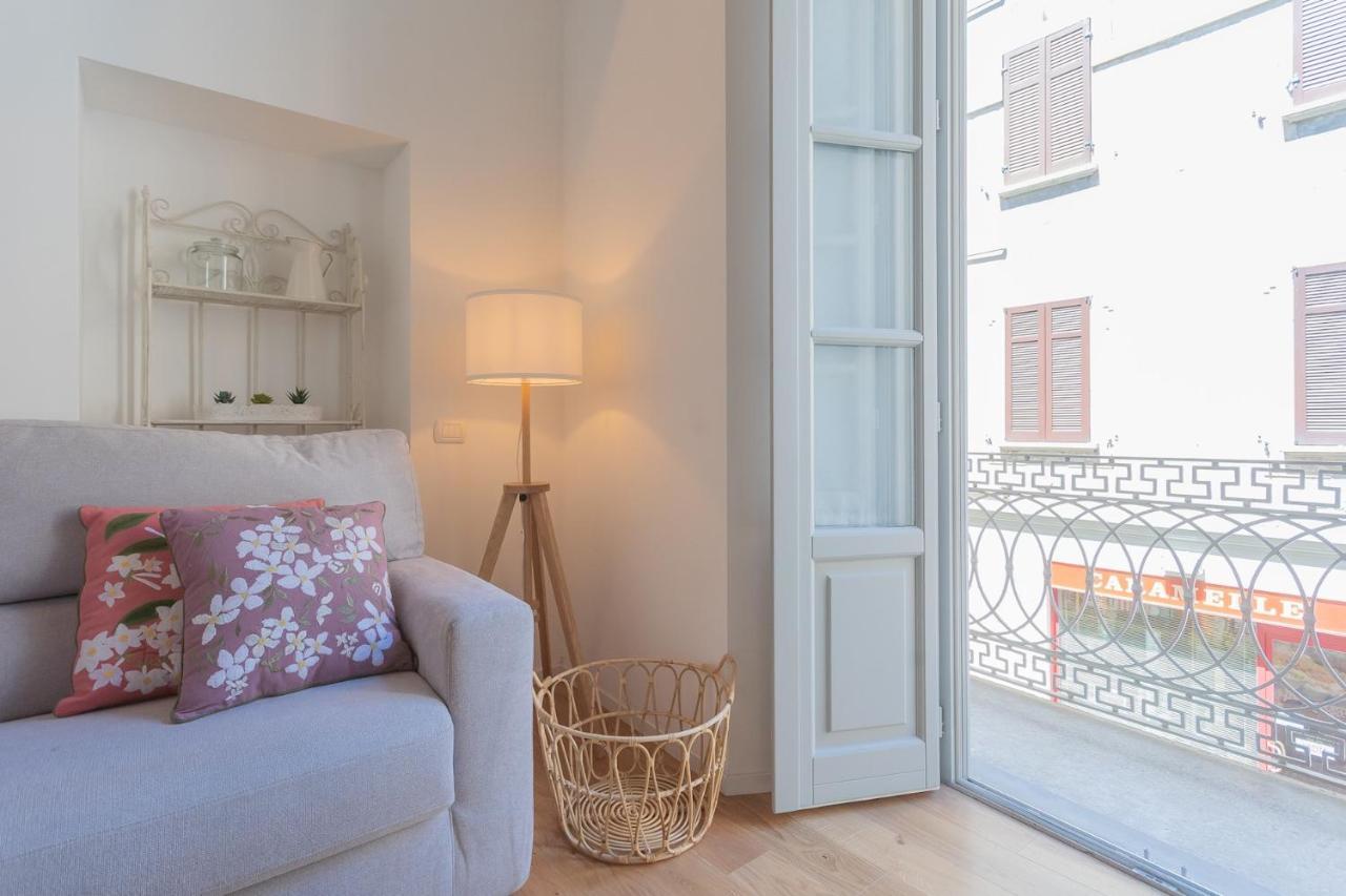 Independence With Balcony By Rent Apartment Como