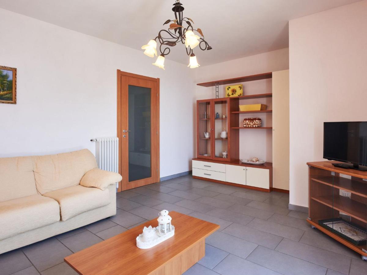 Apartment Aurora - Dma330 By Interhome