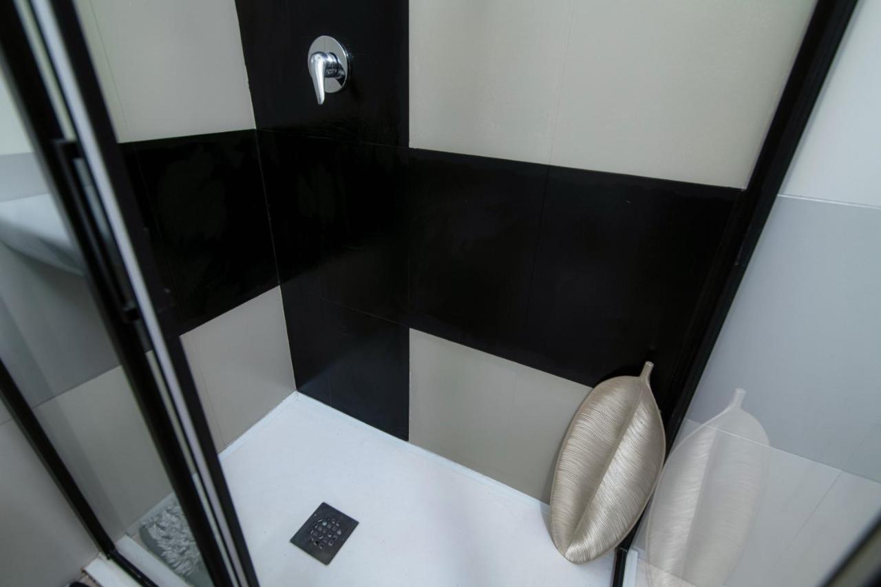 Spacious Joivy Apt In Stunning *