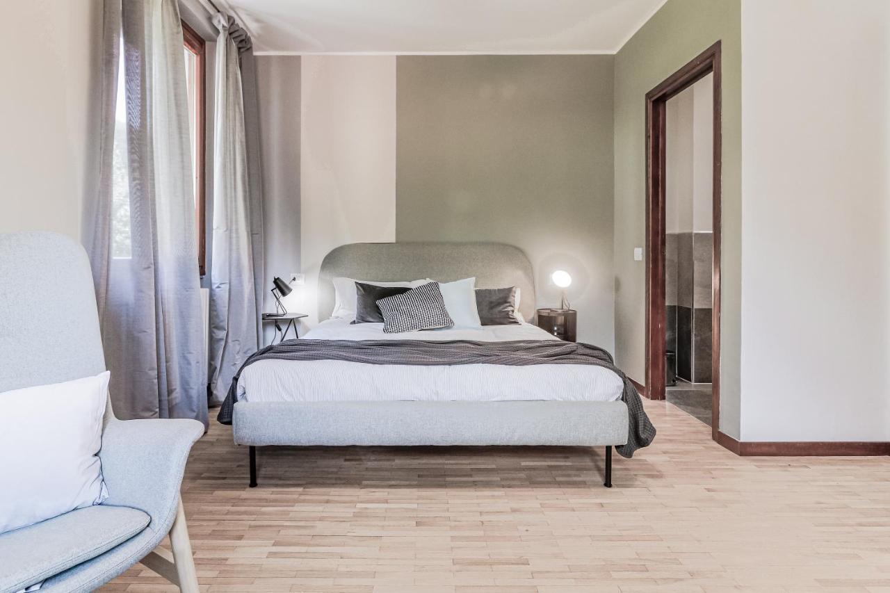Stunning View Lakeside - Larihome A11 Apartment Gravedona
