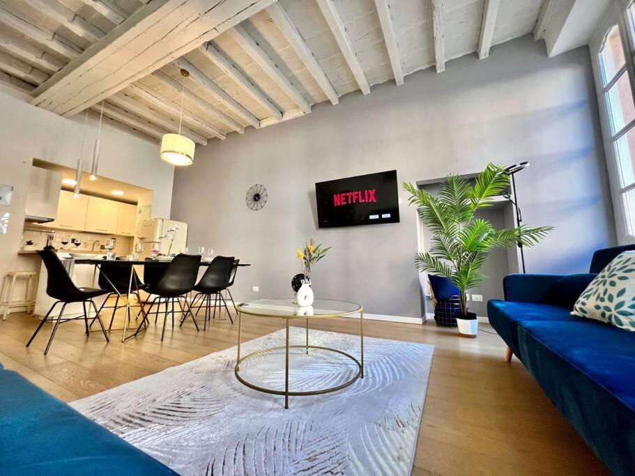 Art Of Living Luxury House In