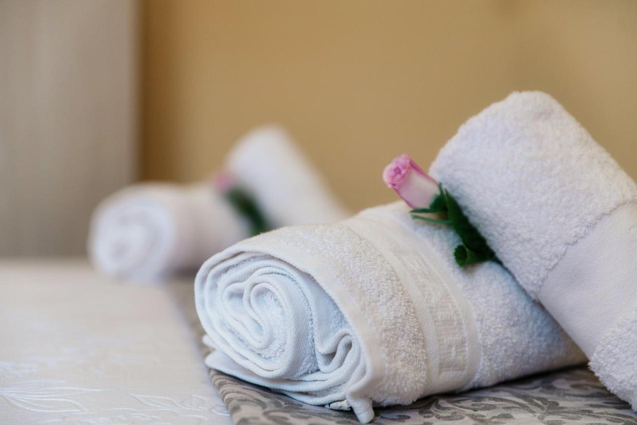 La Corte And Restaurant - Free Parking - 10 Minutes To The And Centre Bed & Breakfast *