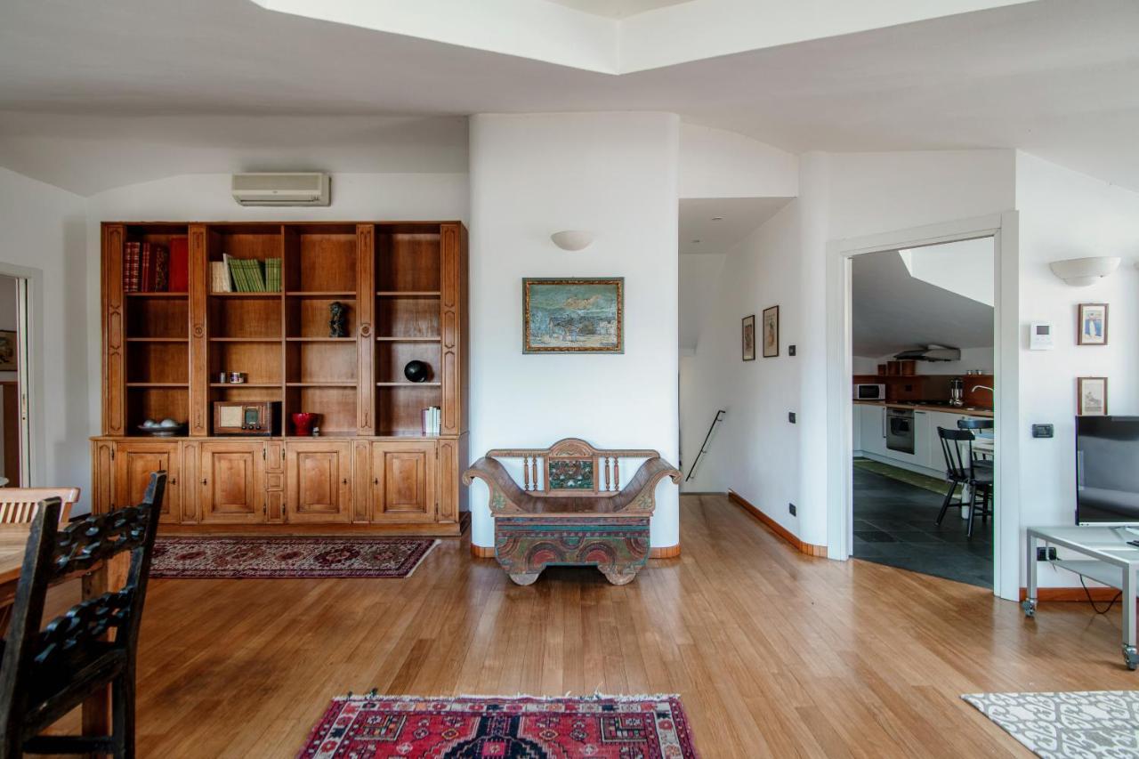 I D'a Charming Penthouse - View- Como- House-130 Mt-2 Double Bedrooms And 2 Double Bathrooms A Spacious Living Room-full Equipped Kitchen-private Garden And Terrace-private Covered Parking Como