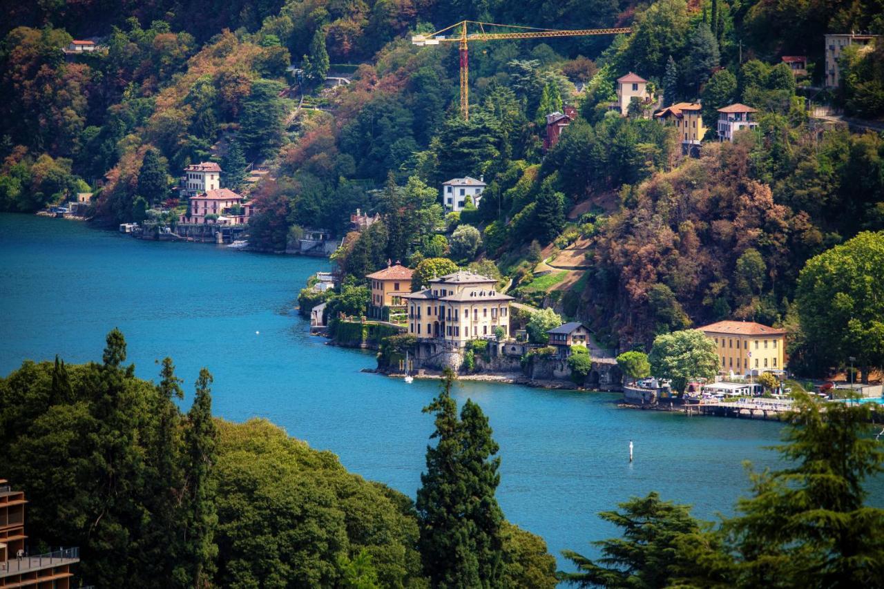 Apartment I D'a Charming Penthouse - View- Como- House-130 Mt-2 Double Bedrooms And 2 Double Bathrooms A Spacious Living Room-full Equipped Kitchen-private Garden And Terrace-private Covered Parking Como
