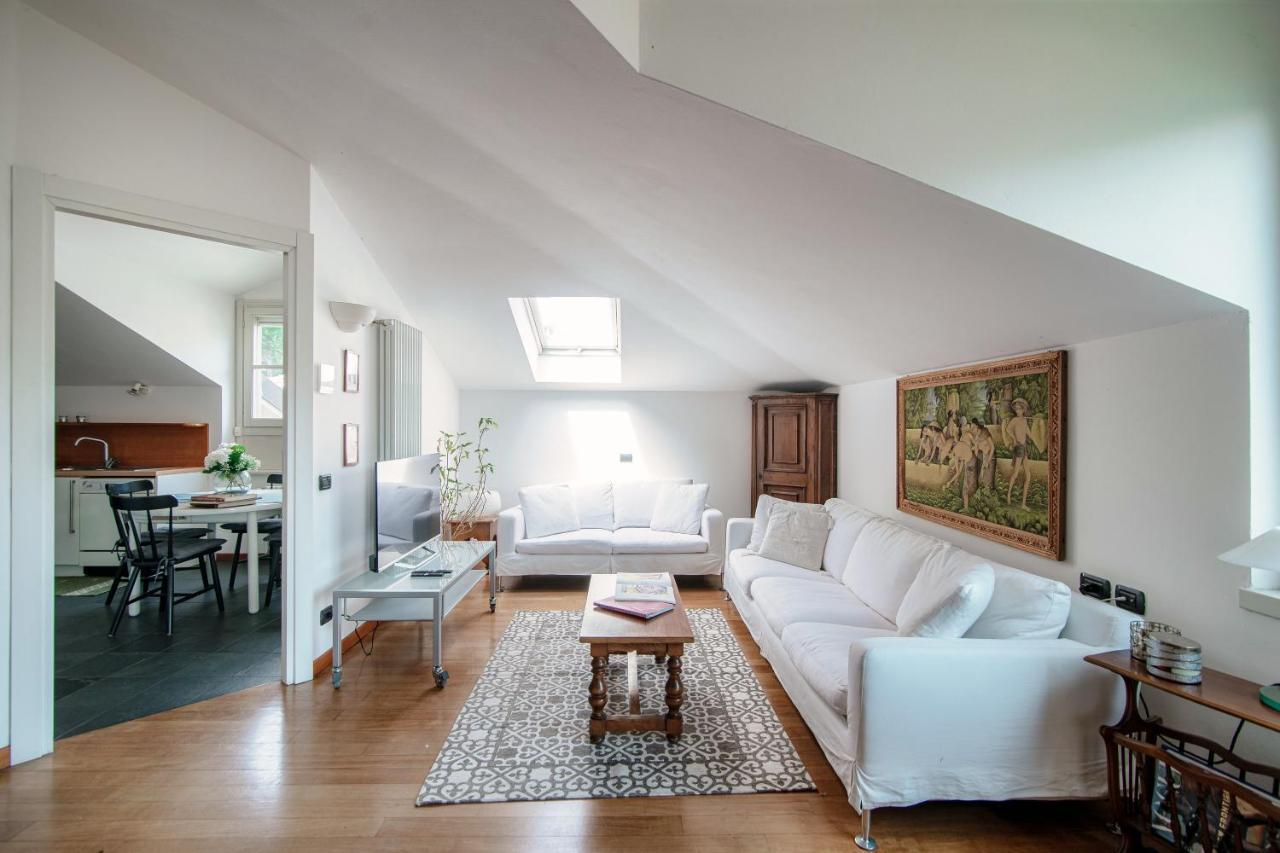 I D'a Charming Penthouse - View- Como- House-130 Mt-2 Double Bedrooms And 2 Double Bathrooms A Spacious Living Room-full Equipped Kitchen-private Garden And Terrace-private Covered Parking * Como