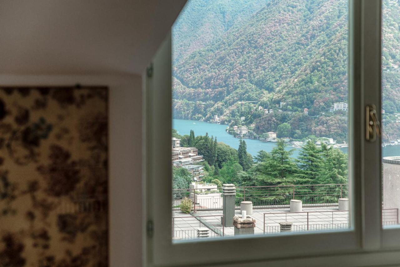 Apartment I D'a Charming Penthouse - View- Como- House-130 Mt-2 Double Bedrooms And 2 Double Bathrooms A Spacious Living Room-full Equipped Kitchen-private Garden And Terrace-private Covered Parking *