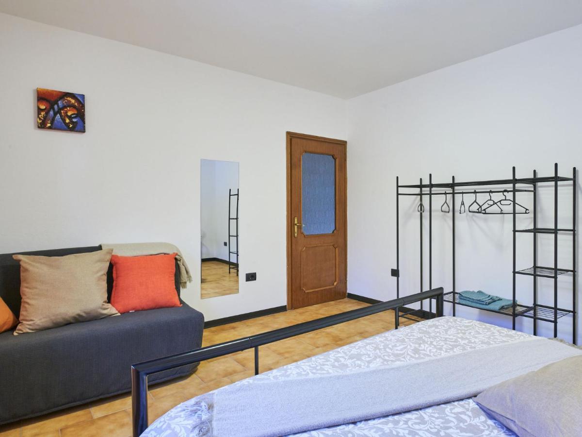 Del Nibbio-2 By Interhome Carriola