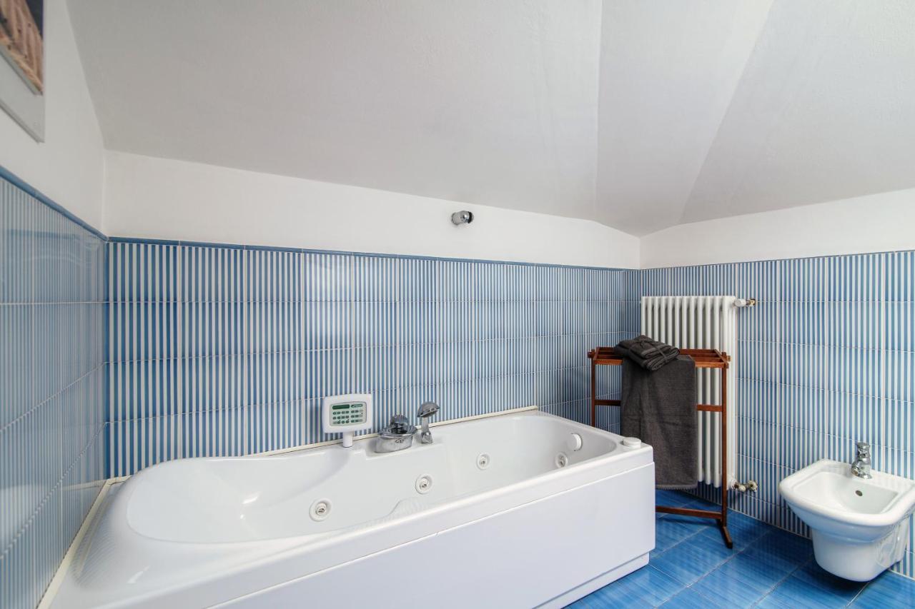I D'a Charming Penthouse - View- Como- House-130 Mt-2 Double Bedrooms And 2 Double Bathrooms A Spacious Living Room-full Equipped Kitchen-private Garden And Terrace-private Covered Parking * Como