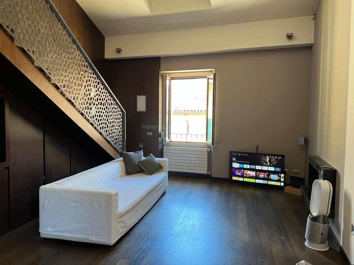 Casa Cavour - Downtown Design Penthouse * Lecco