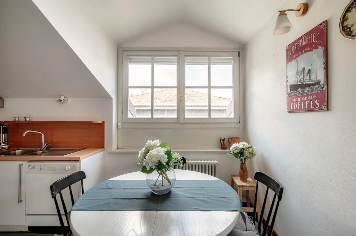 Apartment I D'a Charming Penthouse - View- Como- House-130 Mt-2 Double Bedrooms And 2 Double Bathrooms A Spacious Living Room-full Equipped Kitchen-private Garden And Terrace-private Covered Parking Como