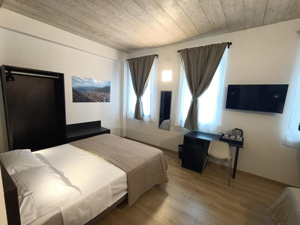 Il Di Piazza Motta Bed & Breakfast Albese Con Cassano