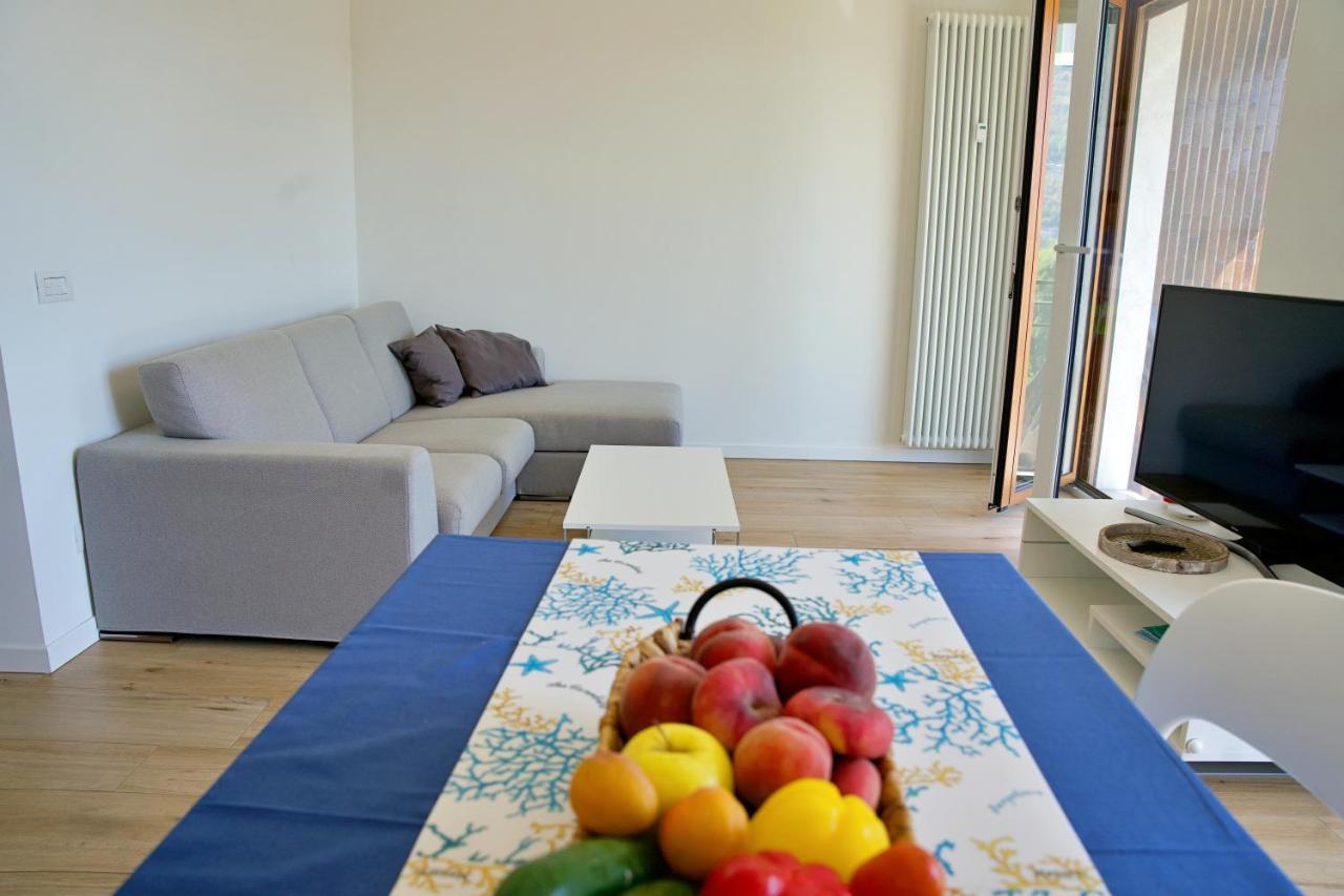 The Blue - / View Modern Near Olmo *