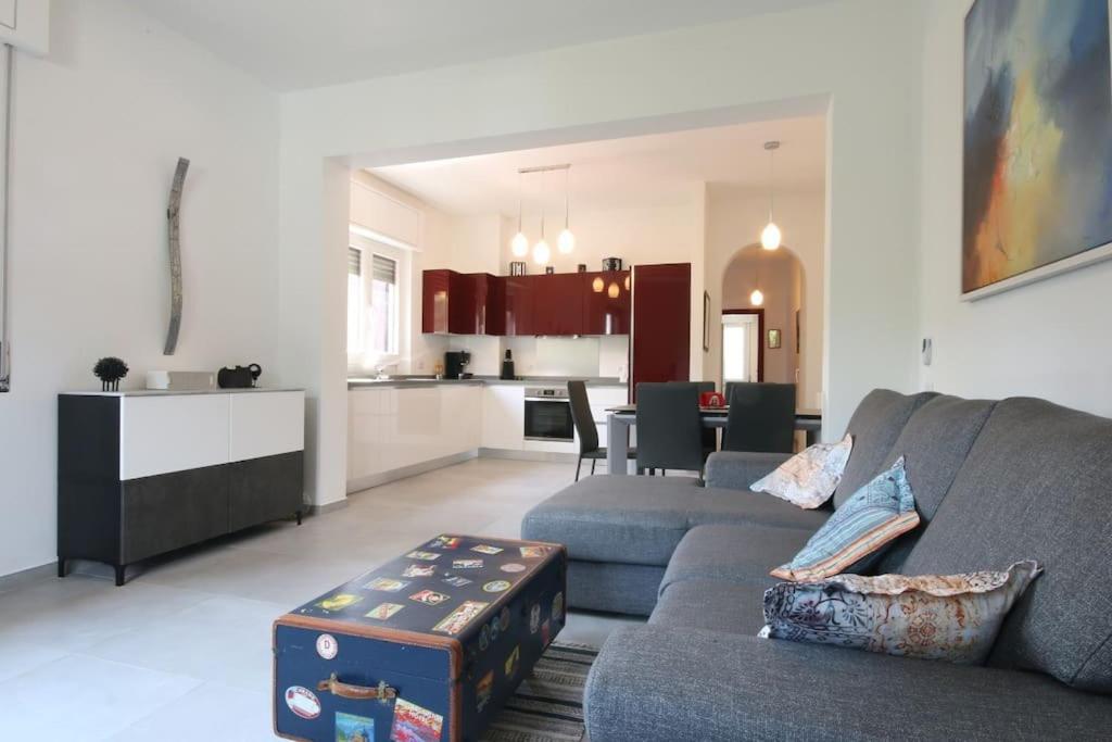 Holiday home Cozy Modern Apt W Free Parking Bbq & Fully Equipped Como