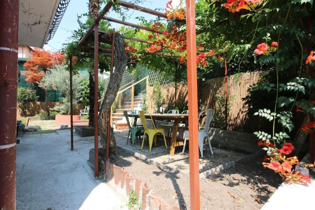 Cozy Modern Apt W Free Parking Bbq & Fully Equipped Como