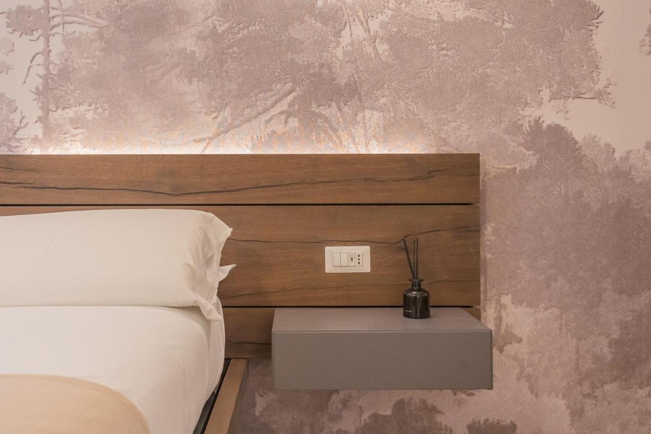 Modern & Stylish In By Rent Apartment Como
