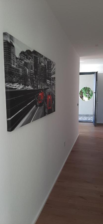 Mari Villa *