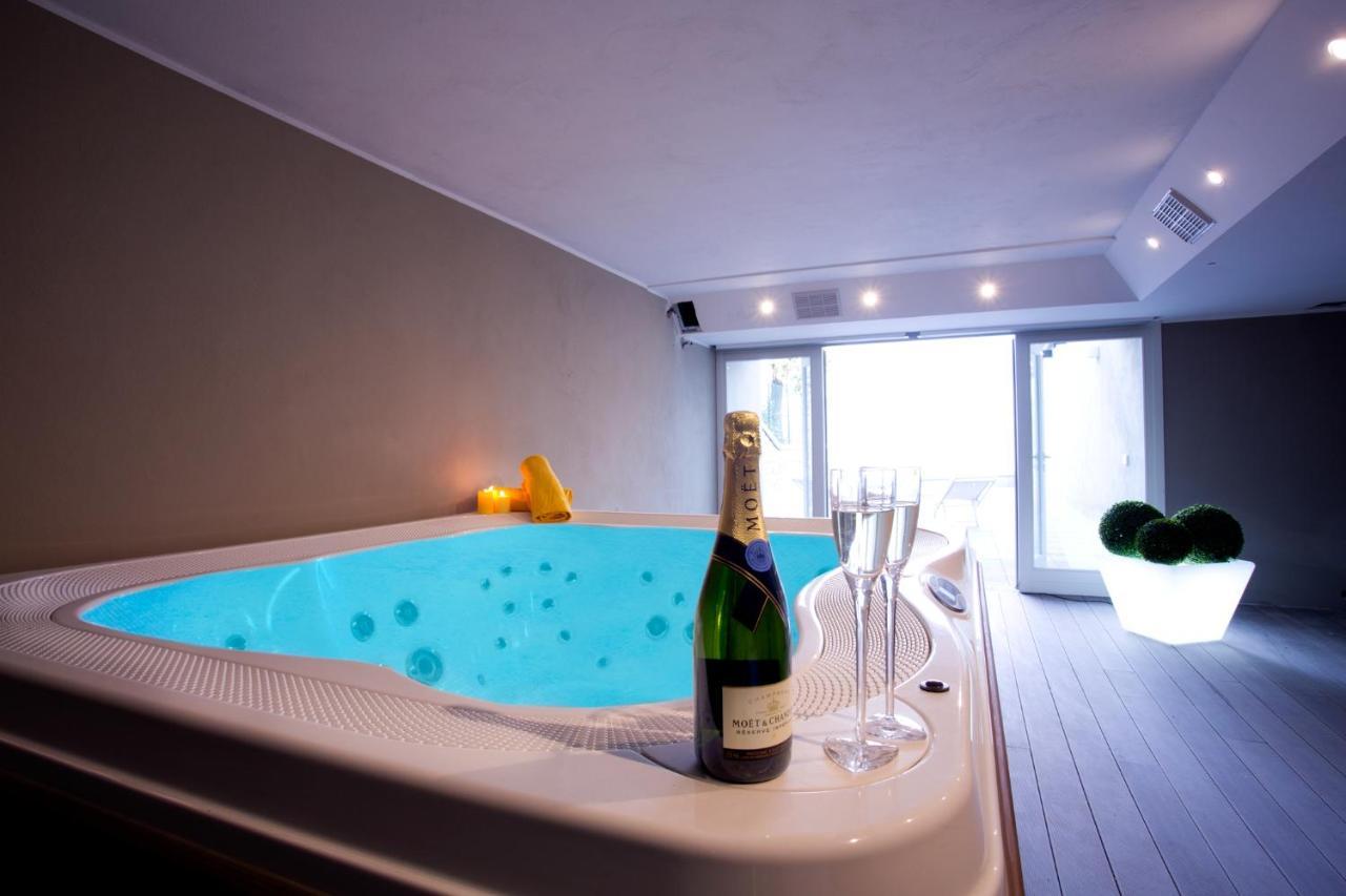 No 1-sleeps 10 By Italian Apartment Sala Comacina