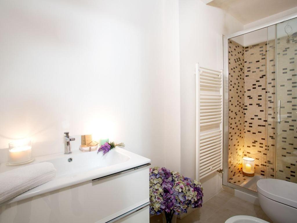 Apartment No 1-sleeps 10 By Italian