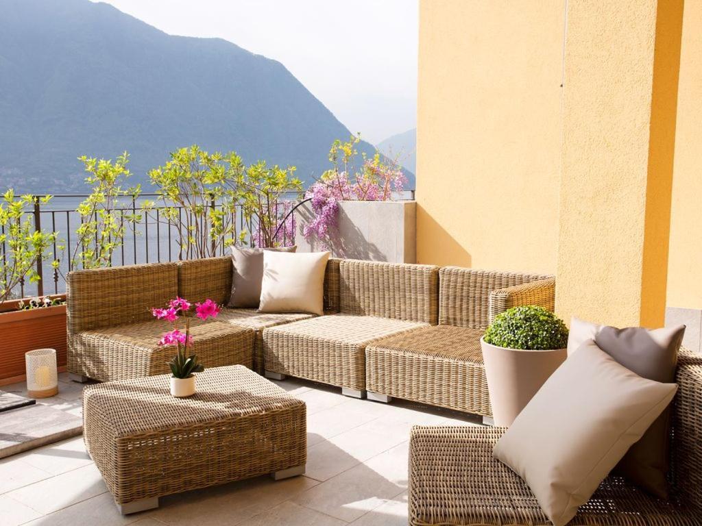 No 1-sleeps 10 By Italian Apartment Sala Comacina