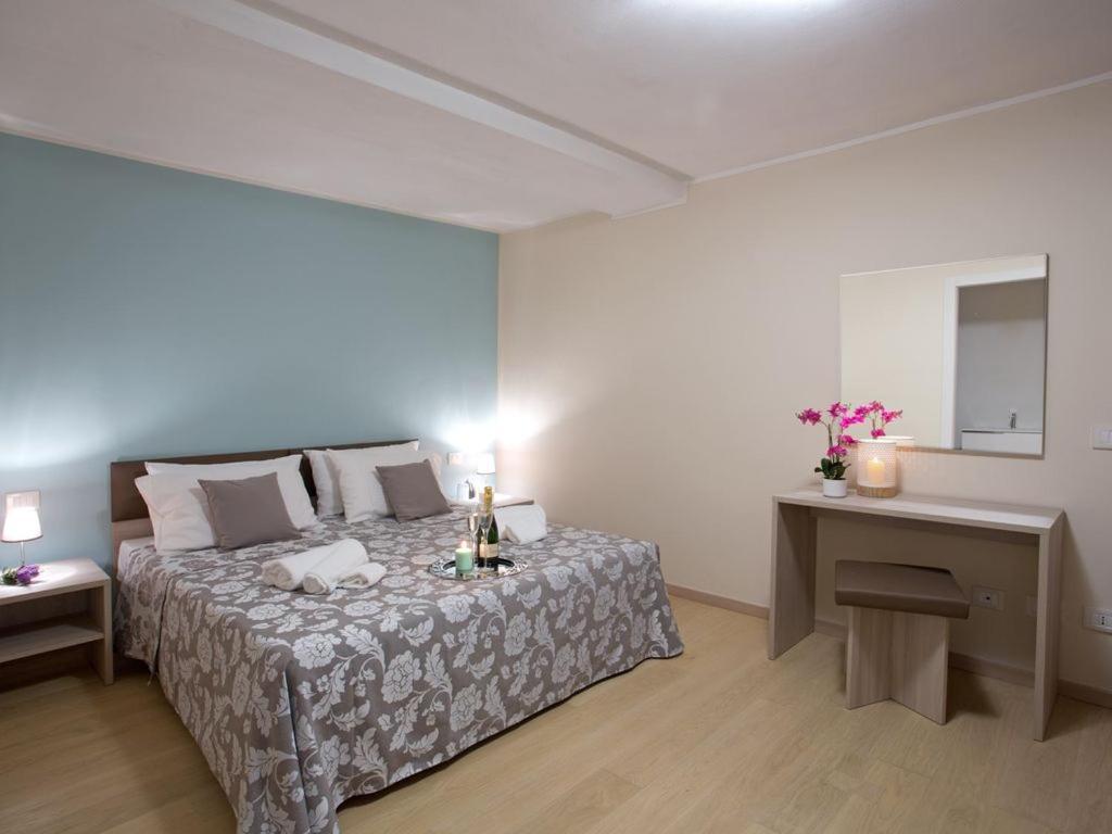No 1-sleeps 10 By Italian Apartment Sala Comacina