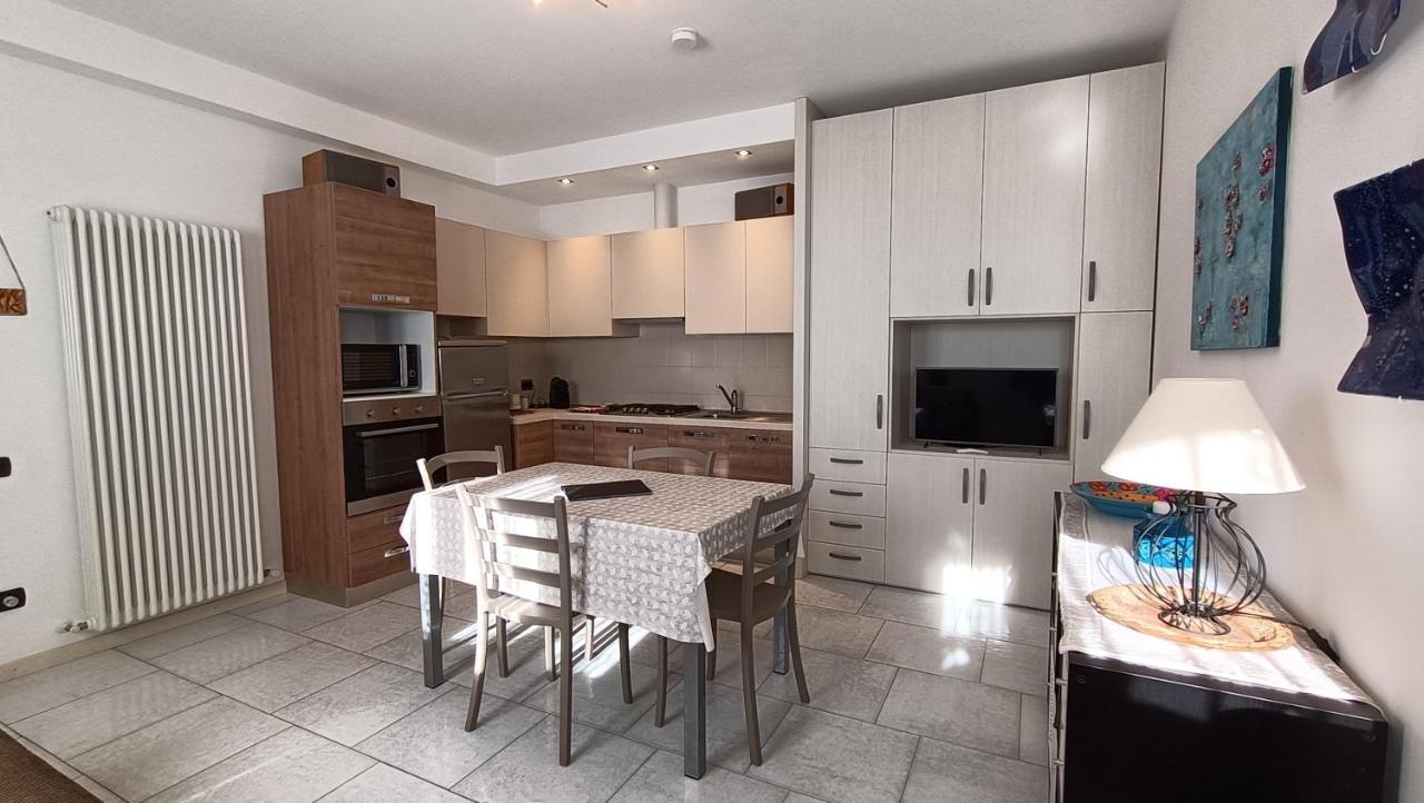 Ferienhaus House In A Beautiful With Garden, Swimming Pool And Parking Spot - Larihome A07 *