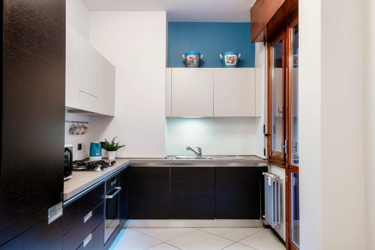Blue Mood - By Myhomeincomo Apartment