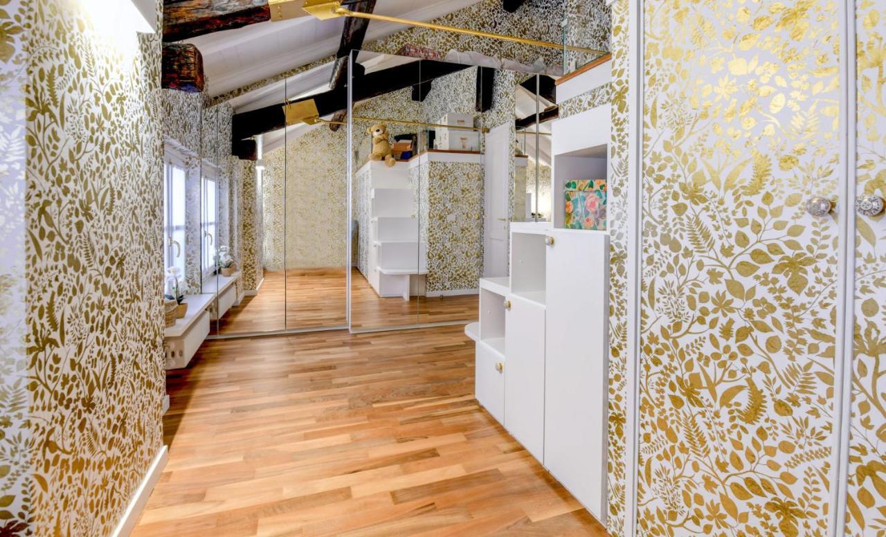 Glow - By Myhomeincomo Apartment Como