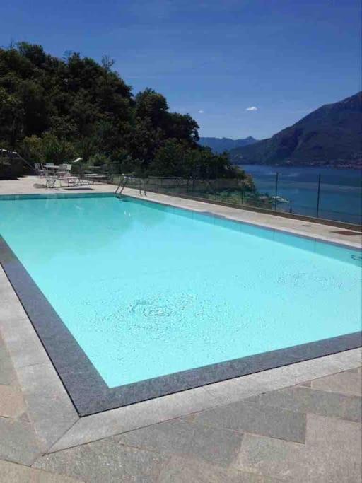 Poolside Cristina Apartment