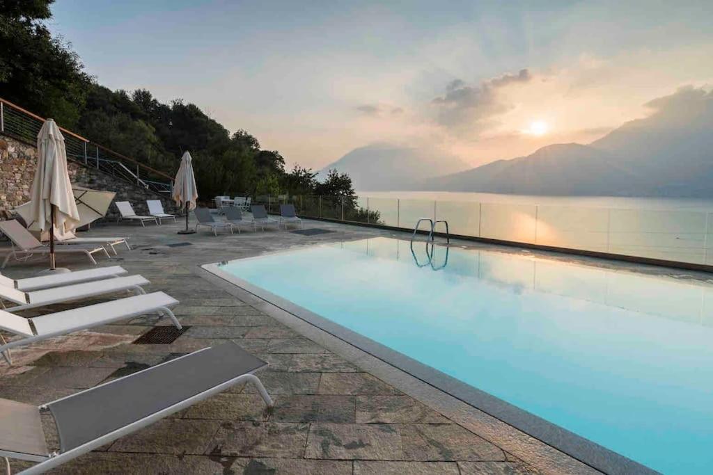 Poolside Cristina Apartment Bellano