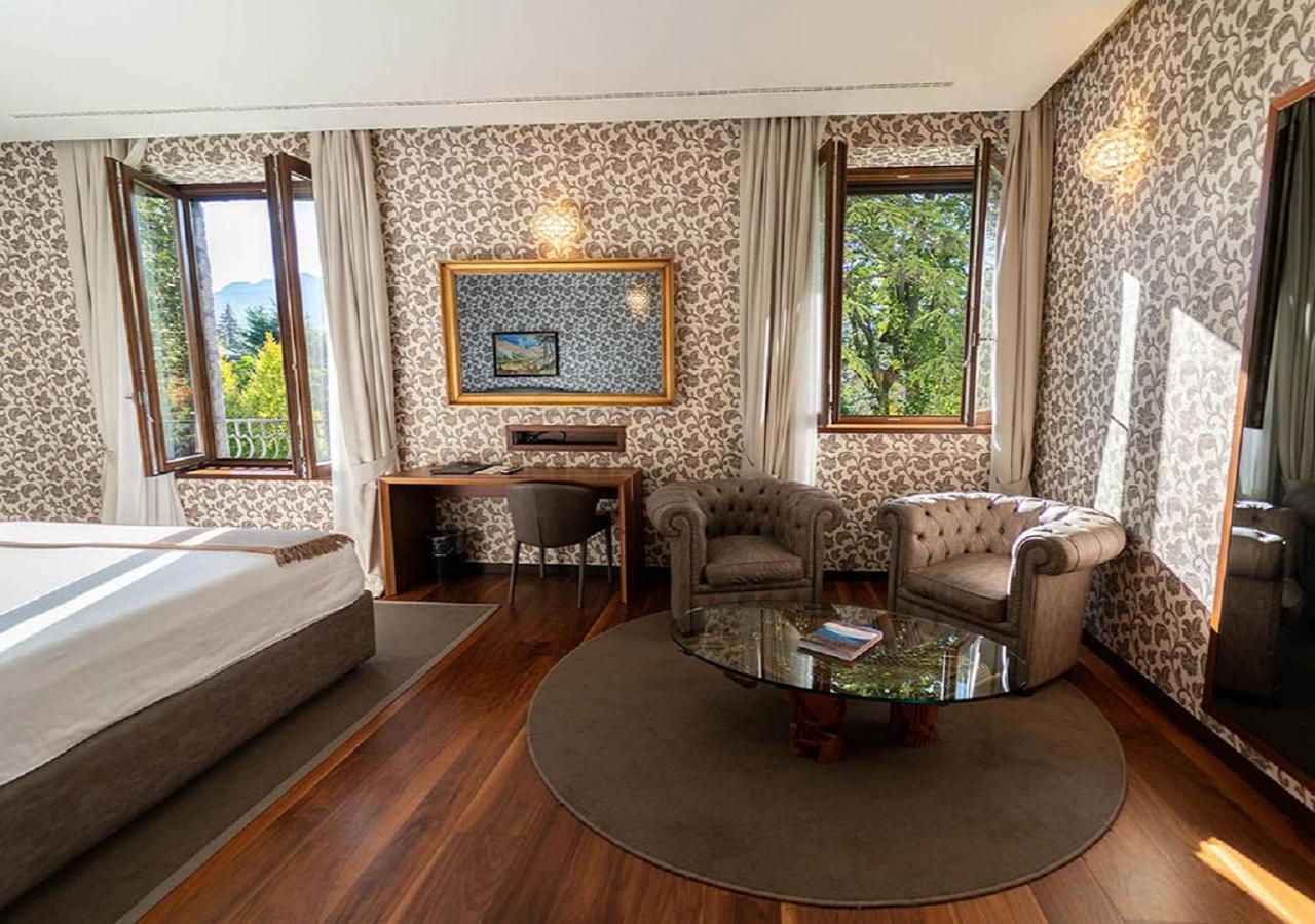 Lario Mandello Hotel