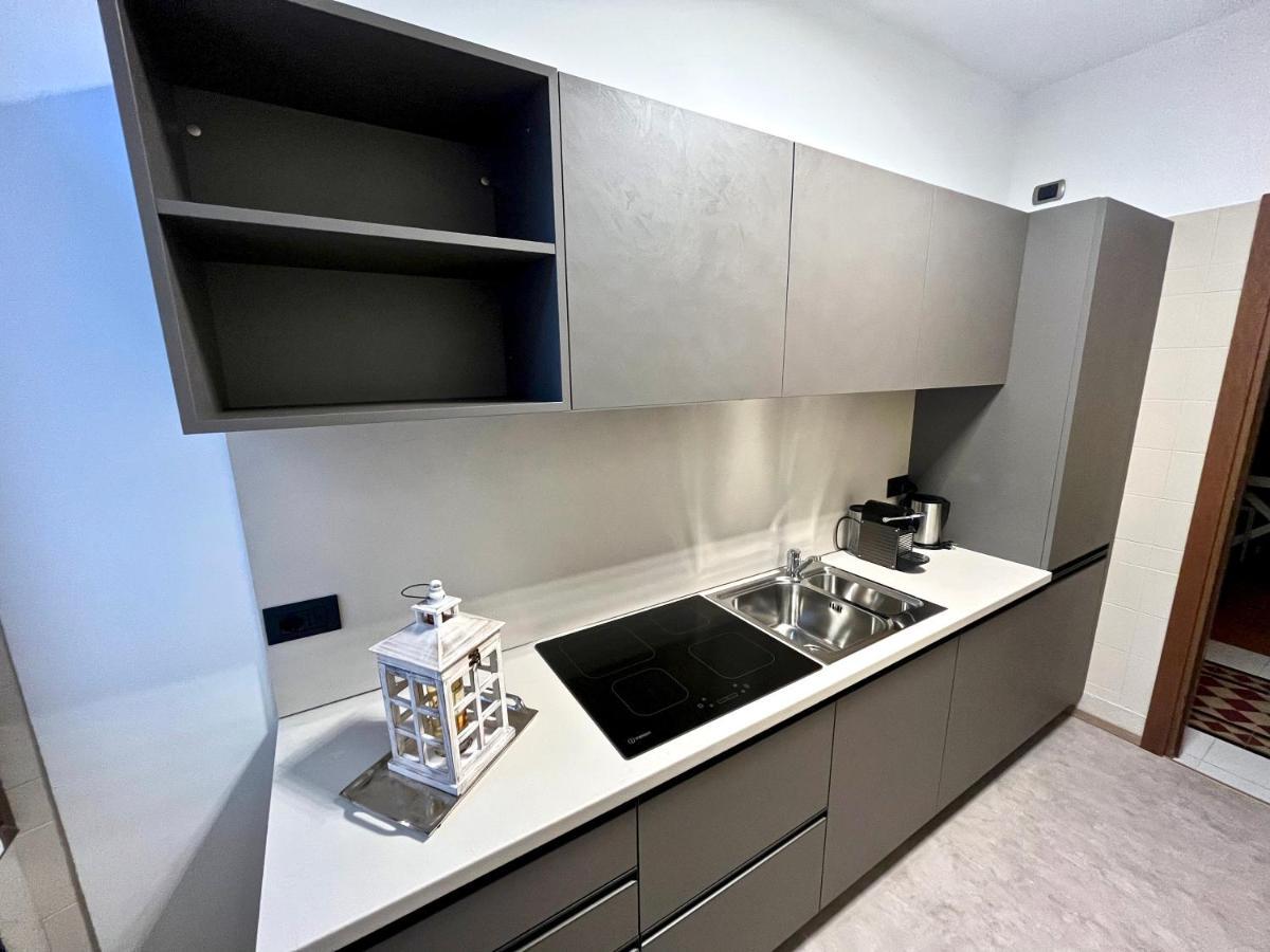 La & Apartment *