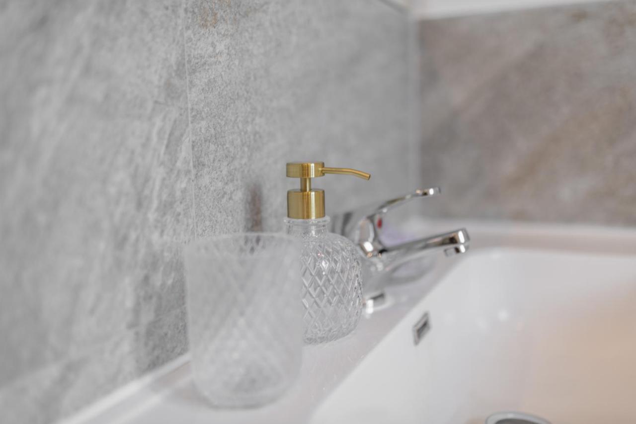 Lora Apartment,free Private Parking, Self Check In,1 Appartamento Côme