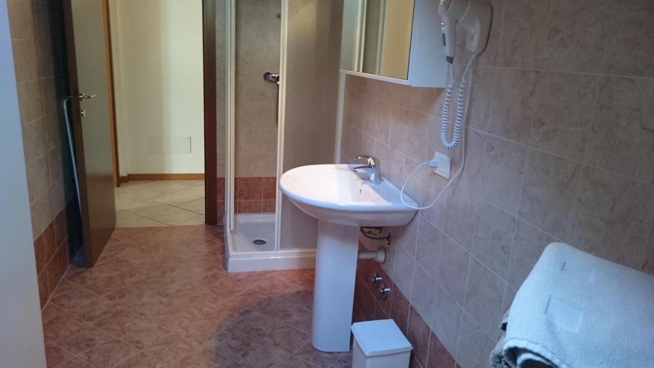 Lakecomoweb Apartment Perledo