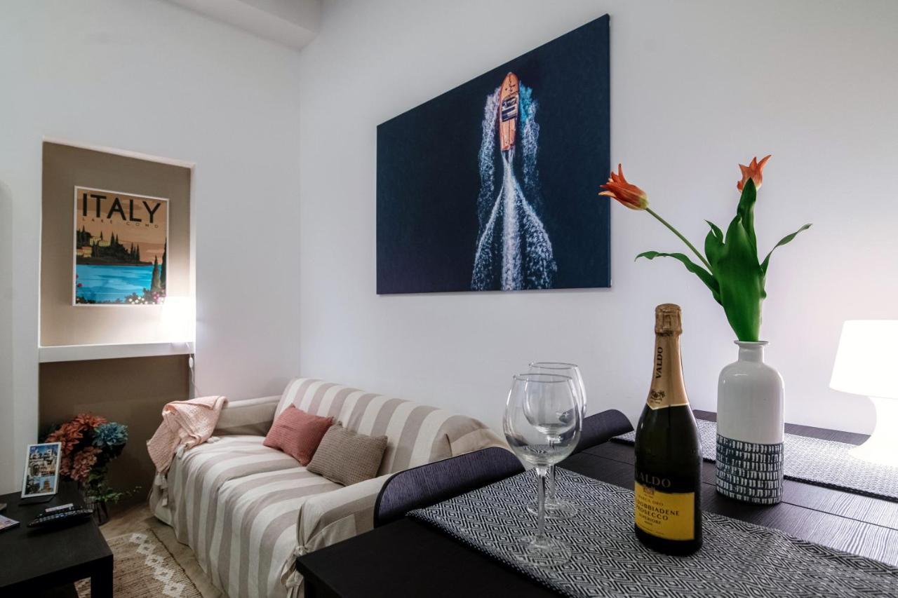 Lake Love- By Myhomeincomo Apartment Como
