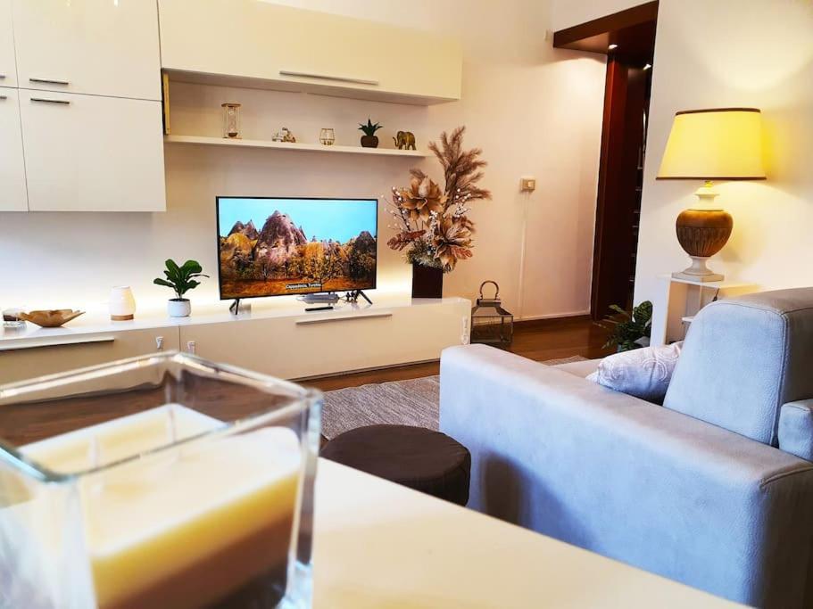 Apartment King Center 9 Posti Letto- Grande Terrazza - 2 Bagni Privati *
