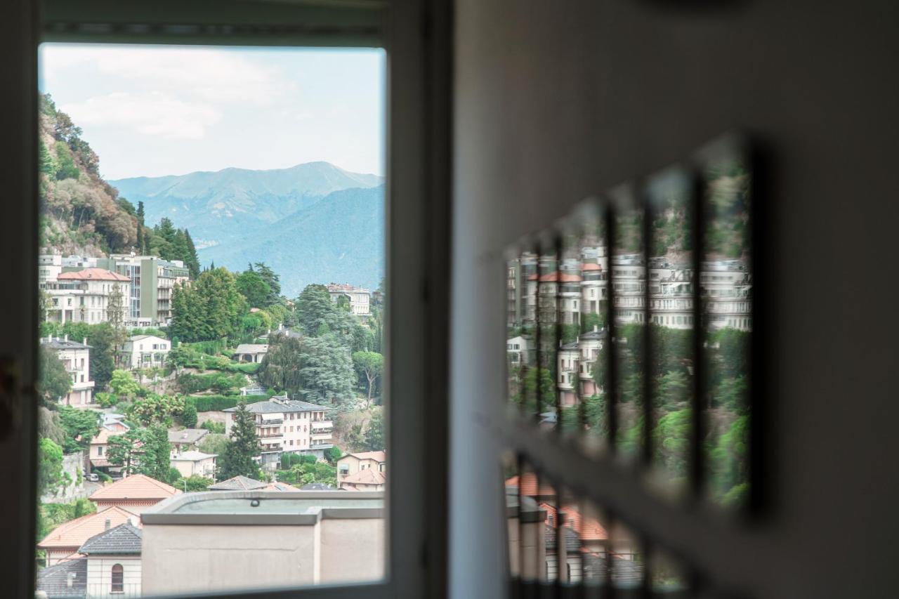 Apartment I D'a Charming Penthouse - View- Como- House-130 Mt-2 Double Bedrooms And 2 Double Bathrooms A Spacious Living Room-full Equipped Kitchen-private Garden And Terrace-private Covered Parking