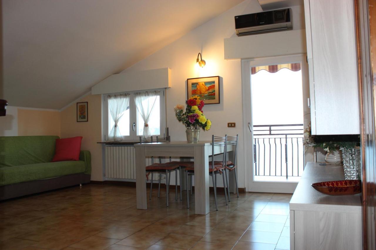Bellavista Garden And Flowers Apartment Varenna